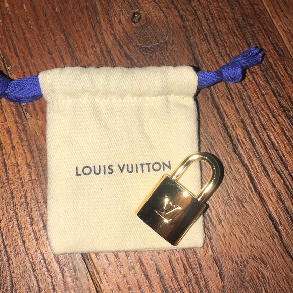 Louis Vuitton Montaigne bag - Picture 8 of 8